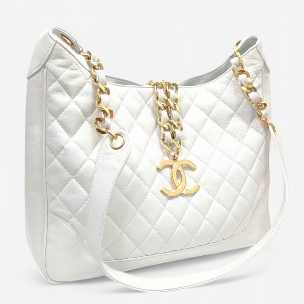 ✨️💎Authentic Chanel White Qualited Lambskin Hobo Bag - Picture 8 of 16